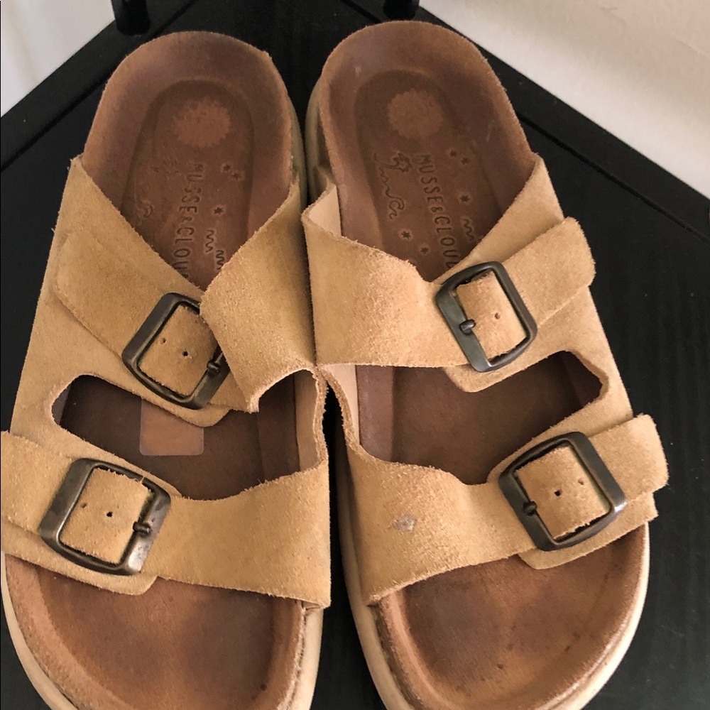 Women’s suede leather fall musse & cloud Tan Suede Double-Buckle Slide Sandals - Picture 2 of 6